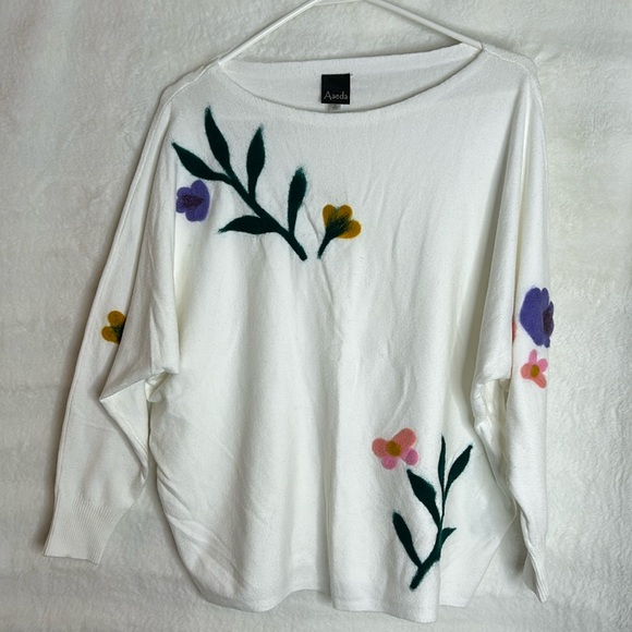 Aaeda Sweaters - Aaeda Muliti Floral Embroidered/Felted Sweater Soft Size L.